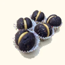 Baci di Dama al caramello salato